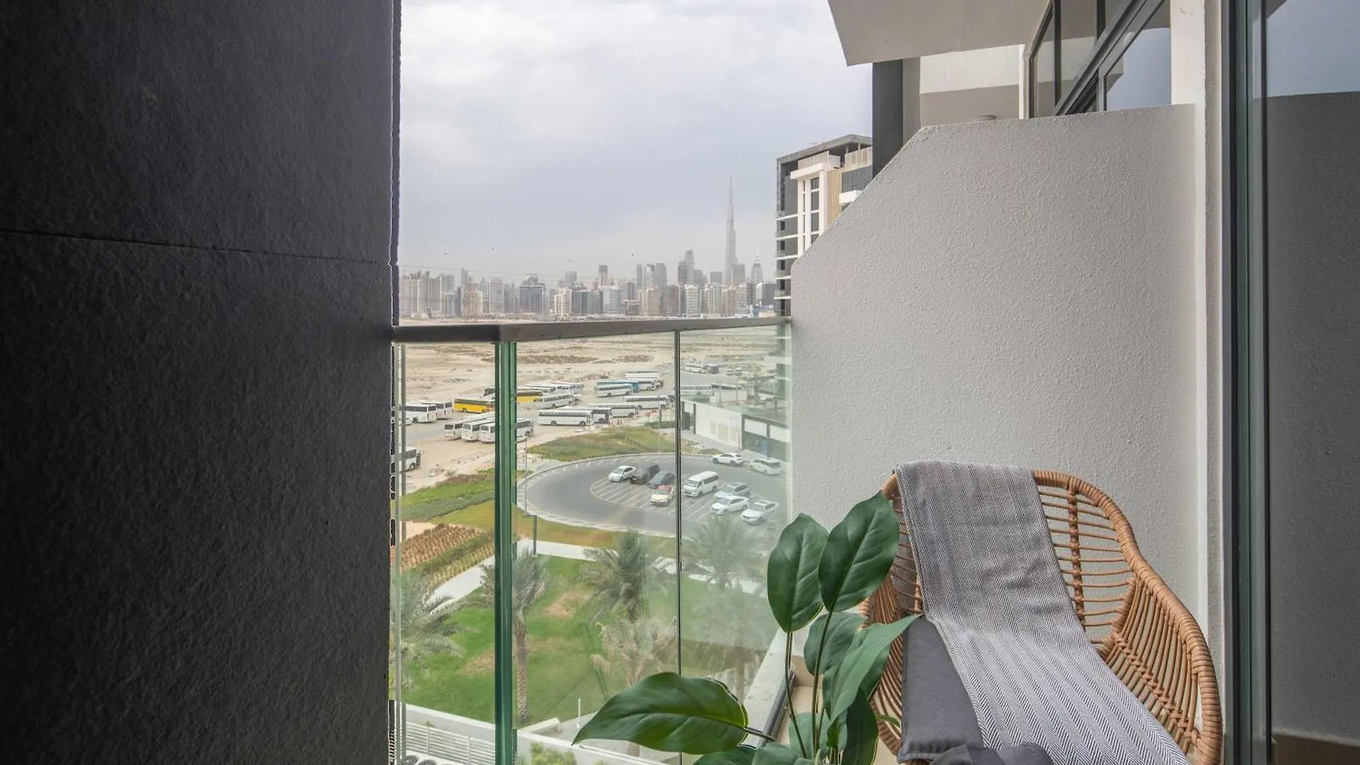 Frank Porter - Azizi Riviera 1 Dubai Apartment