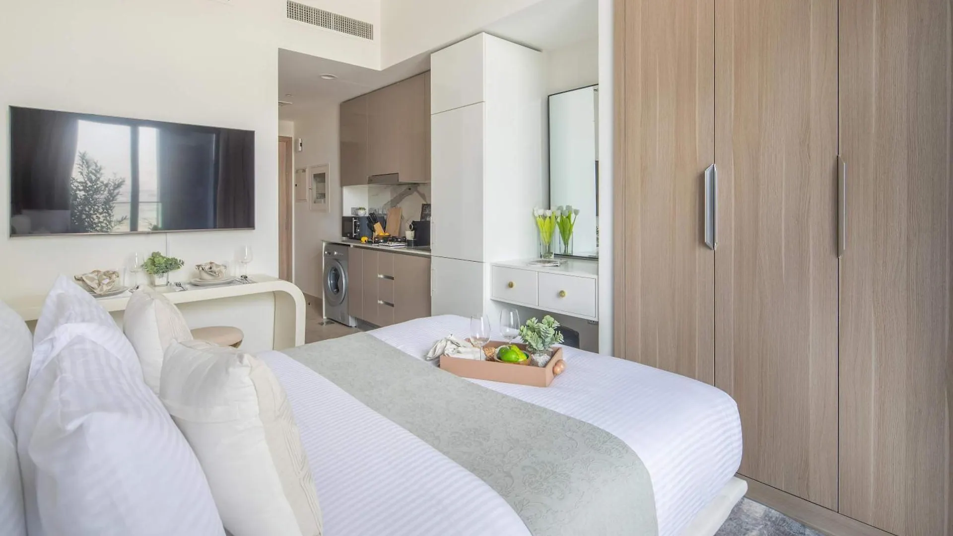 Apartment Frank Porter - Azizi Riviera 1 Dubai